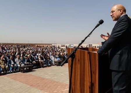 امروز نیازمند نگاهی مانند نگاه حاکم بر دفاع مقدس هستیم