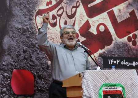 همایش پای مکتب حاج قاسم با حضور مردم ولایت مدار اصفهان برگزار شد