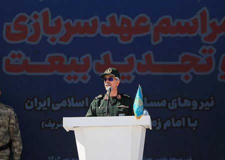 هیچ‌گاه ‌دست‌ ‌از ماشه ‌برنمی‌داریم، فکر تجاوز به ایران را کنار بگذارید.