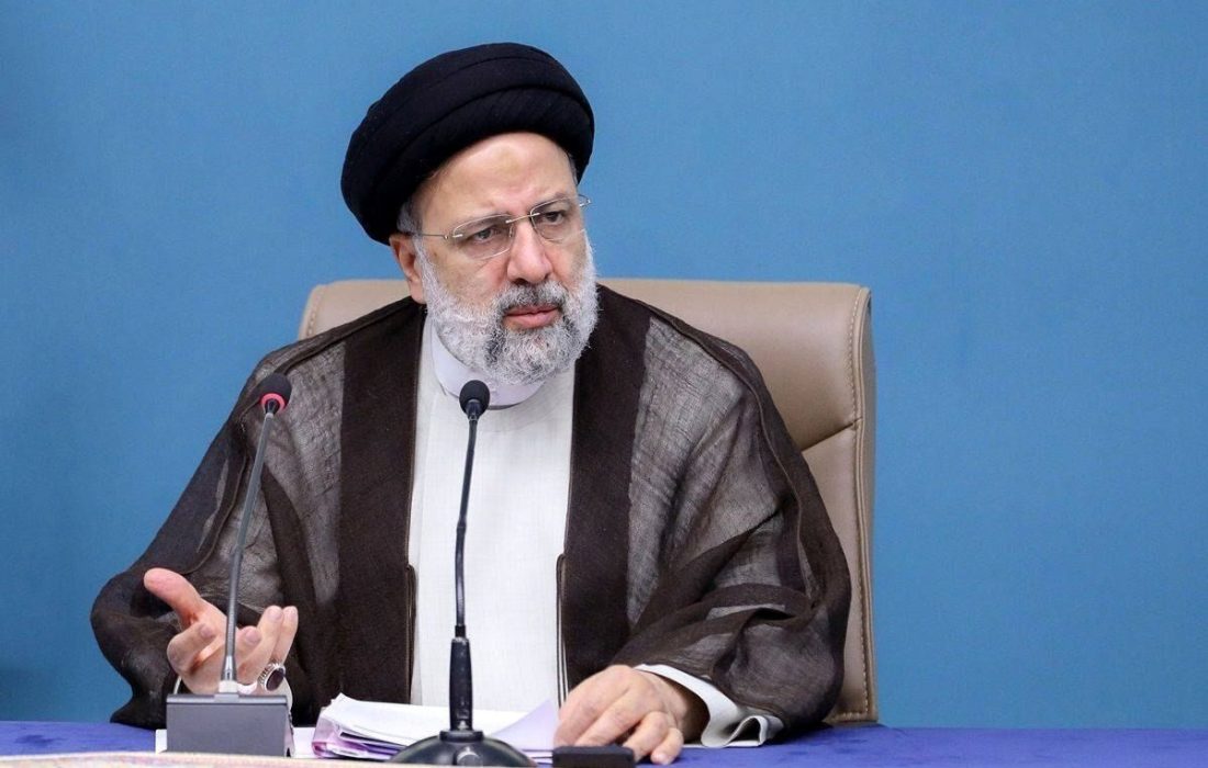کاهش فاصله طبقاتی یکی از اهداف مهم انقلاب اسلامی است